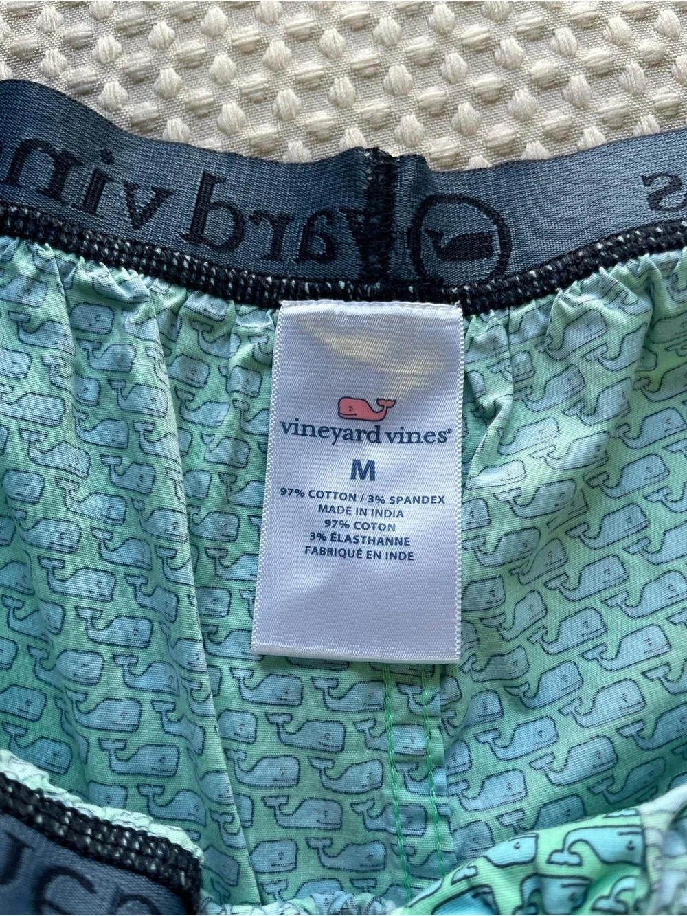 Vineyard Vines size excellent